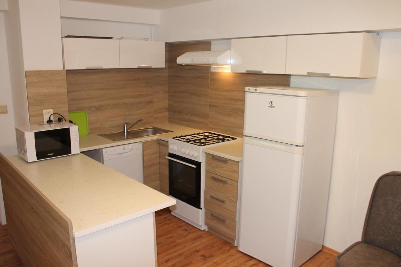 Suterenovy Apartman V Centre Pieszczany Zewnętrze zdjęcie